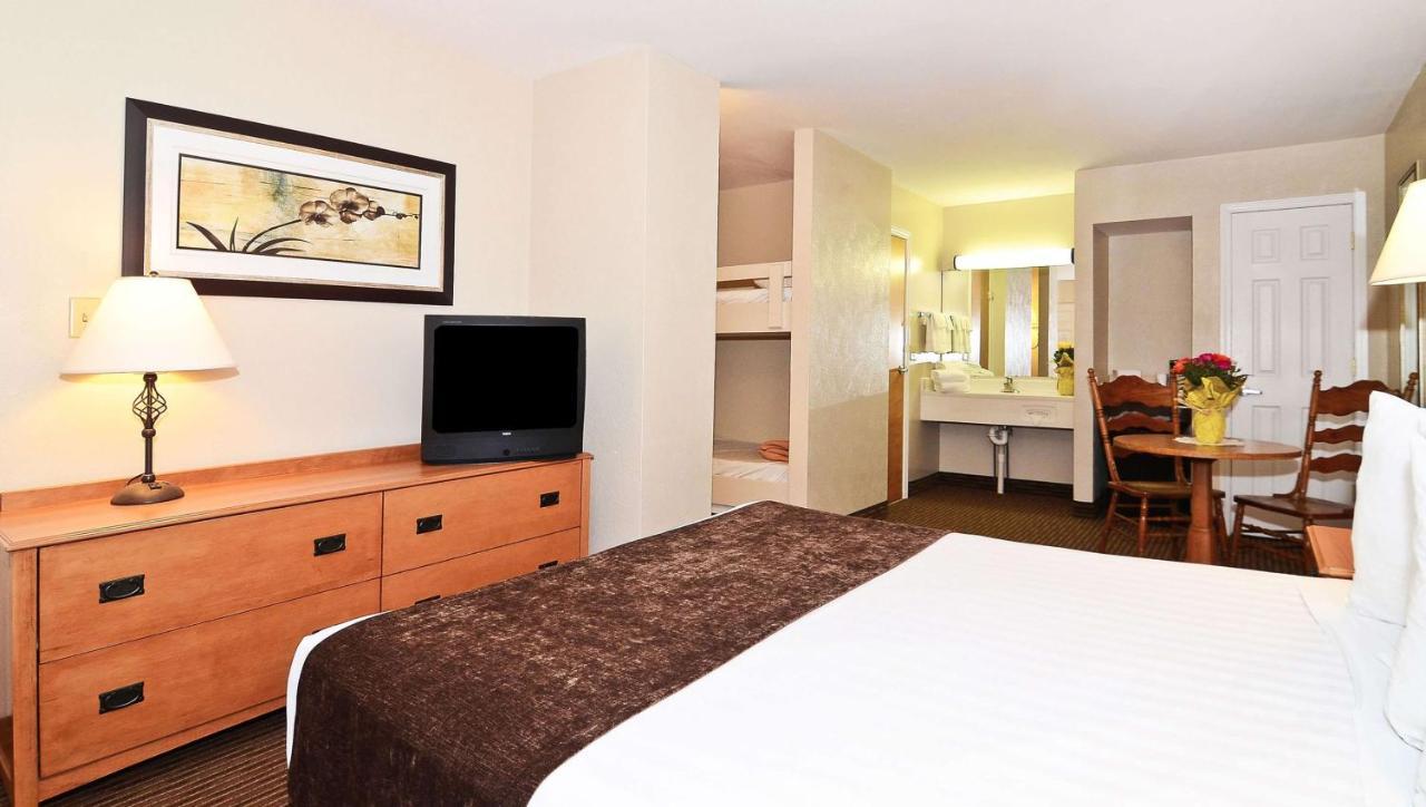 Days Inn By Wyndham Birch Run Exteriér fotografie