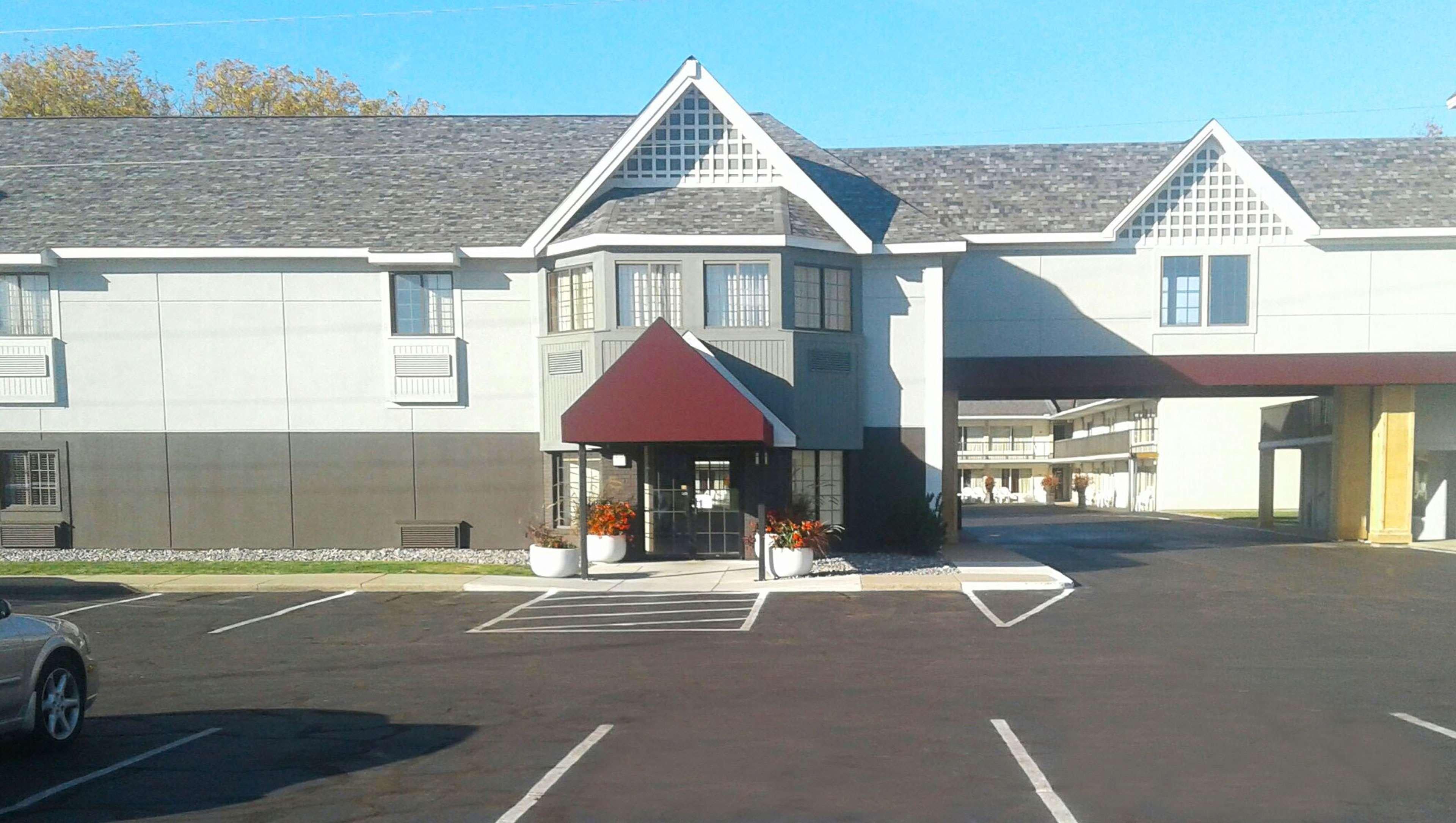 Days Inn By Wyndham Birch Run Exteriér fotografie