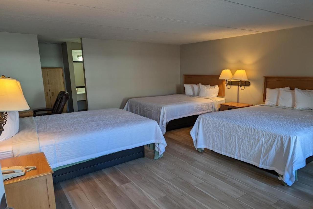 Days Inn By Wyndham Birch Run Exteriér fotografie