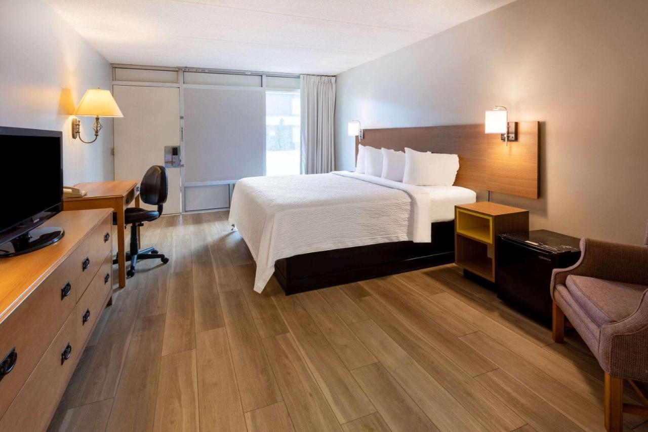 Days Inn By Wyndham Birch Run Exteriér fotografie